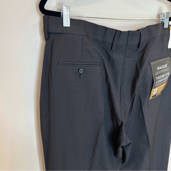 Men’s Haggar Premium Comfort Dress Pants, Charcoal, 38x30 - Picture 6 of 9